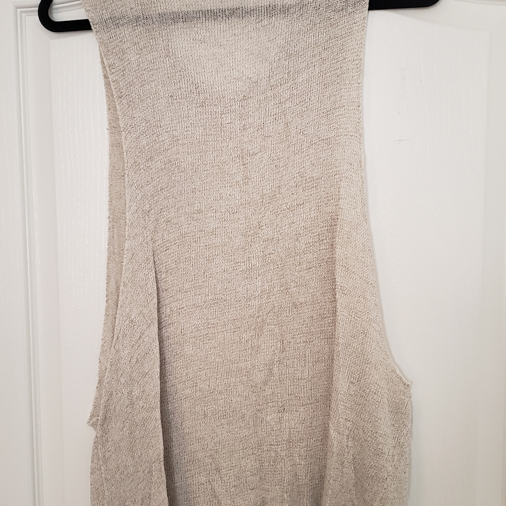 Top - Picture 2 of 3